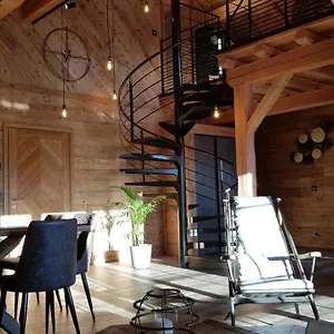 https://chalet-lardoisiere.hotels-rhonealpes.com